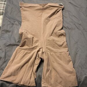 SPANX  high waisted shorty cafe Au Lait XL